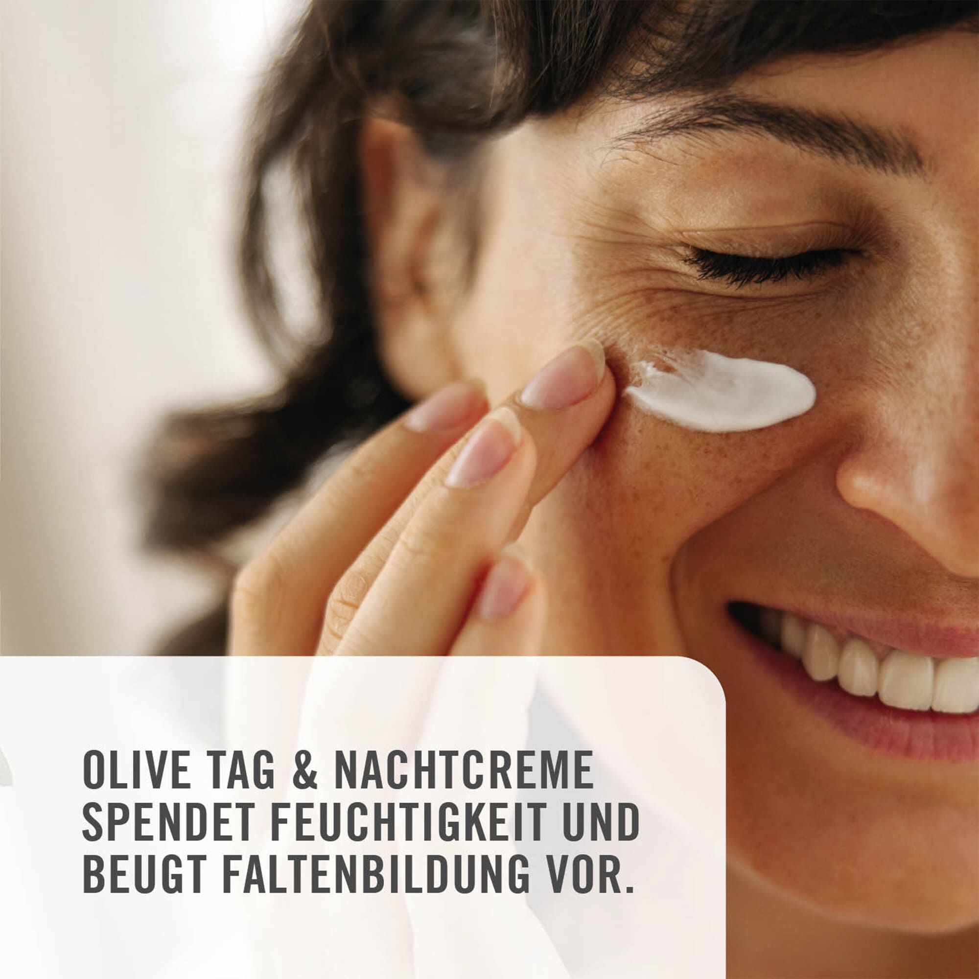 Olive Tag & Nachtcreme spendet Feuchtigkeit und beugt Faltenbildung vor