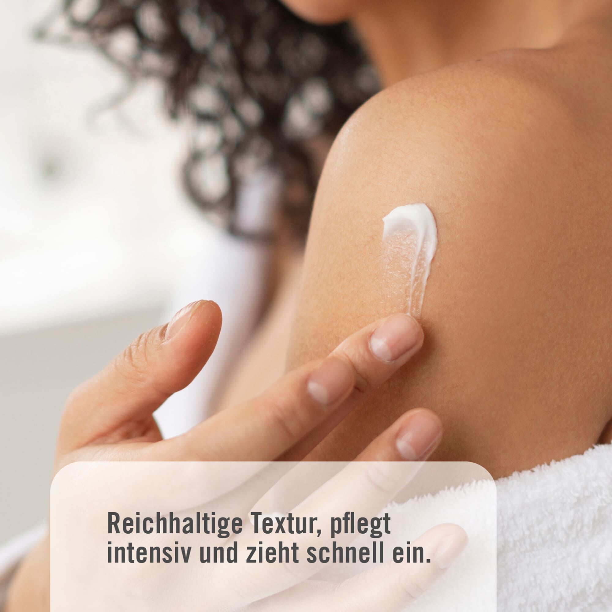 Reichhaltige Textur, pflegt intensiv und zieht schnell ein